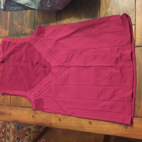 Athleta Oxygen Tank - Picture 4 of 4